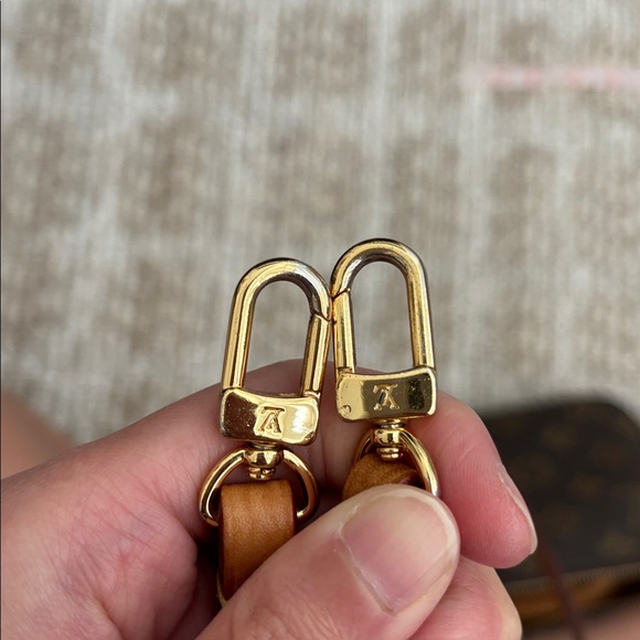 Louis Vuitton Pochette - Picture 13 of 14